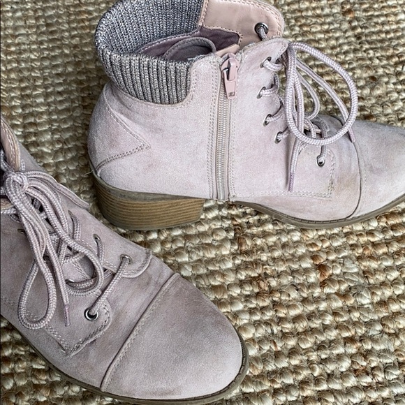 Justice Booties in blush - Picture 4 of 6